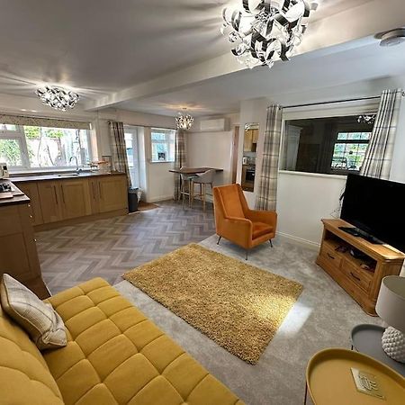 Thee Olde Cow Shed Cottingham, Central Location, 500 Meters From Cottingham Train Station, Close To Hull & Beverly, Free Parking & Wi-Fi , Entire Detached Property 외부 사진
