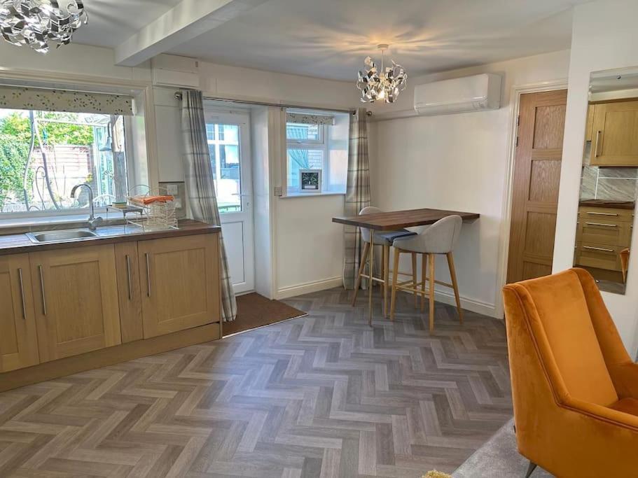 Thee Olde Cow Shed Cottingham, Central Location, 500 Meters From Cottingham Train Station, Close To Hull & Beverly, Free Parking & Wi-Fi , Entire Detached Property 외부 사진